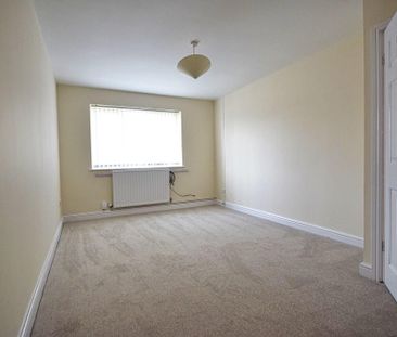 2 bedroom semi-detached bungalow to rent - Photo 3