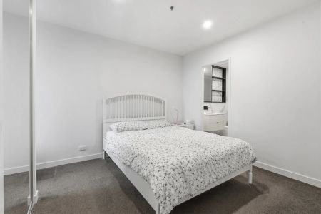 Elevated Living in Richmond's Embassy! - Photo 4