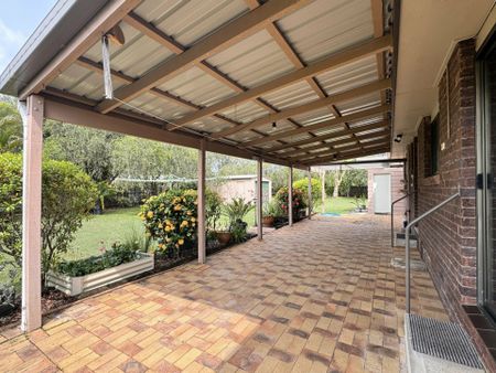 16 Stuart Court, Granville - Photo 2