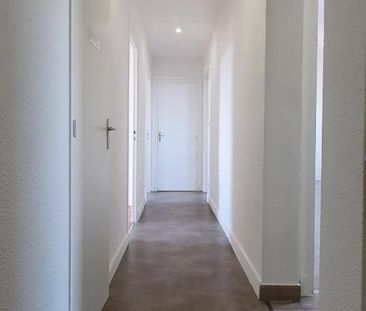 Location Appartement 80m² RIORGES 42153 - Photo 6