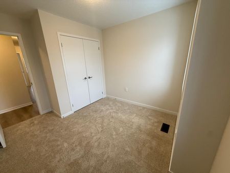 For Lease - 40 Kingbird Common, Cambridge, Ontario - Photo 5