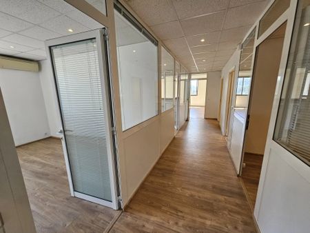 A LOUER BUREAU 245 M² + STOCKAGE / ARCHIVE 45 m² - NICE - SAINT ANDRE DE LA ROCHE - Photo 5