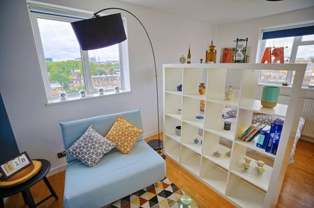 Studio Flat, Faversham House, NW1 - Photo 2