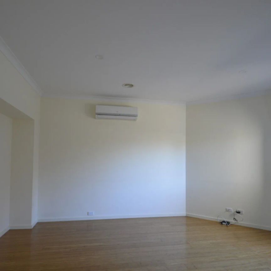 Modern 2 Bedroom Townhouse - Photo 1