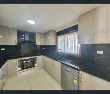 Spacious Family Home In Prime Location - Photo 3