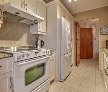 CONDO DE LUXE 4 1/2 - DERNIER ETAGE - LONGUEUIL - Photo 2