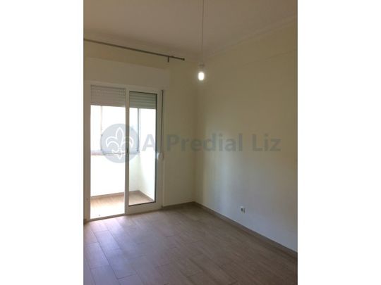 Apartamento T1 na zona de Olival de Bastos, Odivelas - Photo 1