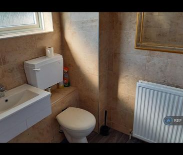 1 bedroom in a house share to rent - Photo 6