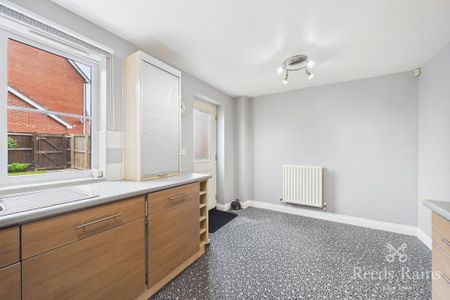 3 bedroom terraced house to rent - Photo 4