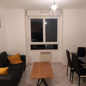 A LOUER PETIT COURONNE APPARTEMENT F2 MEUBLE - Photo 2