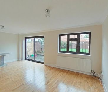 3 bedroom detached house to rent - Photo 6