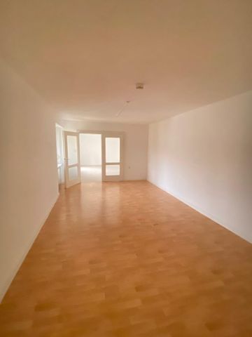 Gepflegte 3 ZKB mit Balkon in Stadennähe - Photo 3
