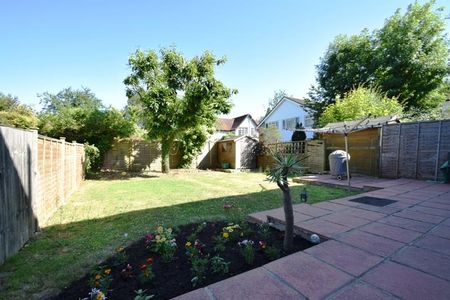 Audley Court, Pinner, HA5 - Photo 4