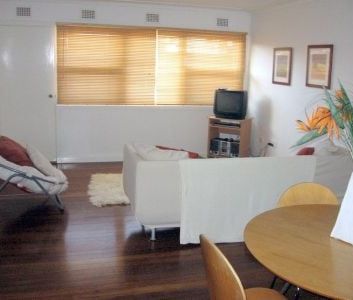 Walk to Merewether Beach! - Photo 2