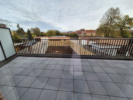 Instapklaar appartement met drie slaapkamers en ruim terras - Photo 1