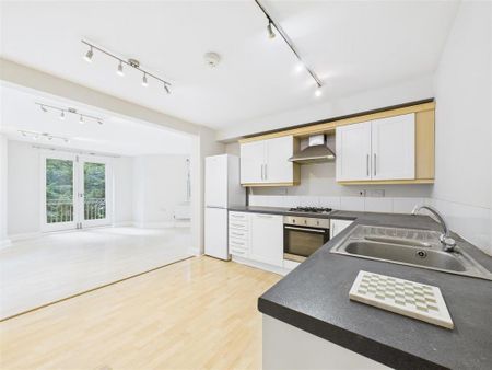2 bedroom apartment to rent - Photo 4
