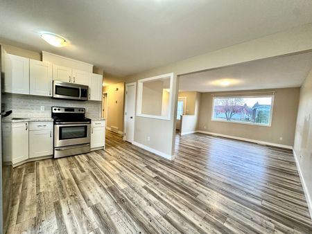 8504 152 A Avenue - Photo 2