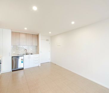 Uptown Living - Photo 6