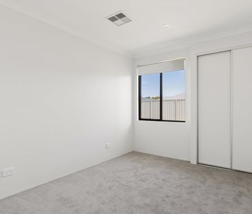 Spacious & Stylish Brand New 5x2 Family Home in Prime Pinjarra Loca... - Photo 4