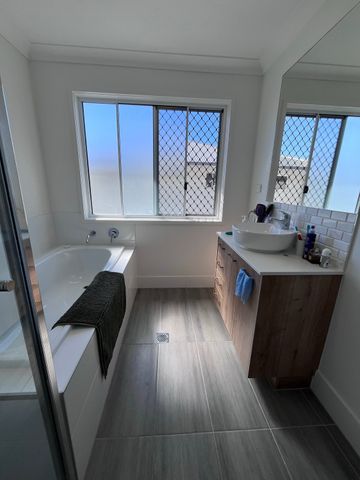 Albany Creek - Photo 3