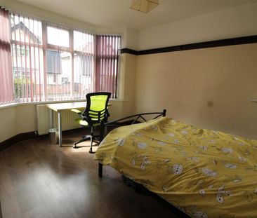 4 bedroom detached house to rent - Photo 2