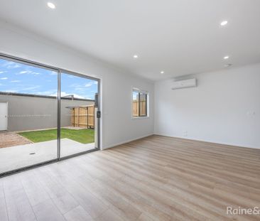 Brand New Large Modern Townhouse! - Photo 2