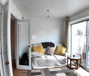 4 bedroom terraced house to rent - Photo 1