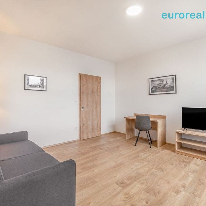 Pronájem bytu 2+1 73 m² - Фото 1