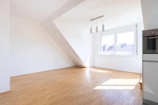 Ab Dezember! Charmante 2-Zimmer Dachgeschosswohnung bei Wilhelminenbergstraße - Foto 1