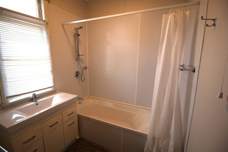 Charming two-bedroom home - Photo 5