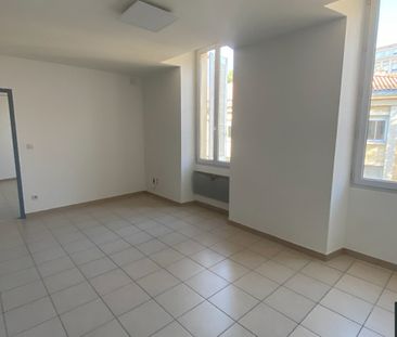 Appartement T2 de 42.12 m² - proche place Morgan - Salon de Pce - Photo 3