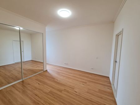 Brand New Floorboard - Level 8 - TWO (2) BEDROOM TWO (2) BATHROOM + STUDY - WASHINGTON PARK APARTMENT - Photo 2