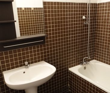 Location Appartement 1 pièce 27m² AIX EN PROVENCE 13100 - Photo 2