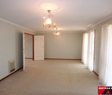 B/3 Fremantle Drive, Stirling ACT 2611 - Townhouse For Rent | Domain - Photo 1