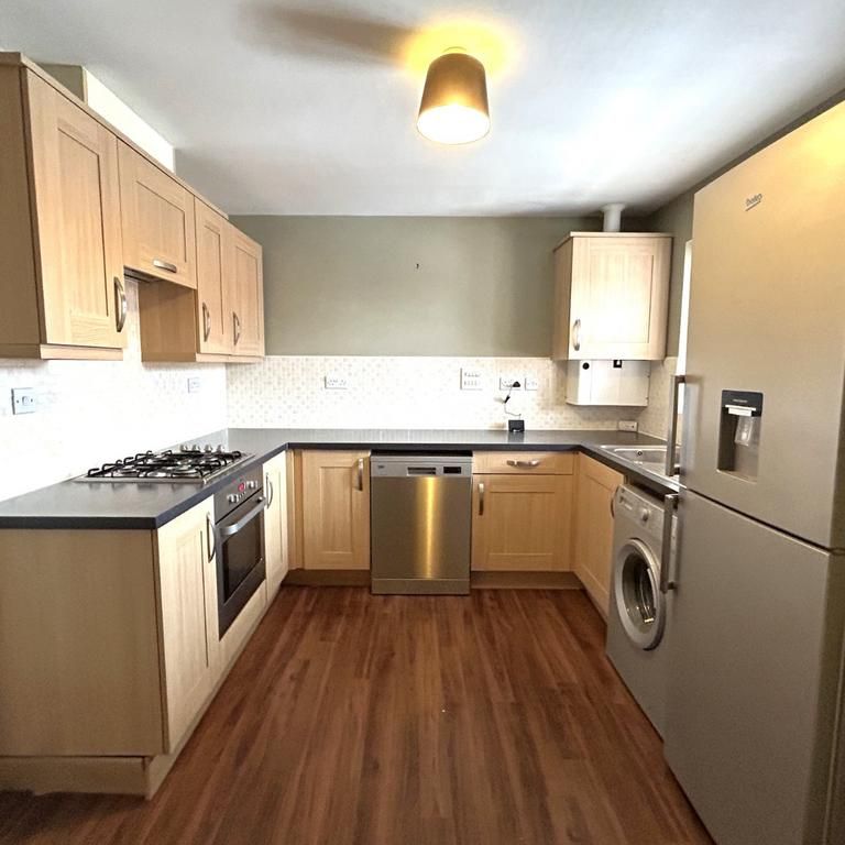 2 bedroom flat to rent - Photo 1