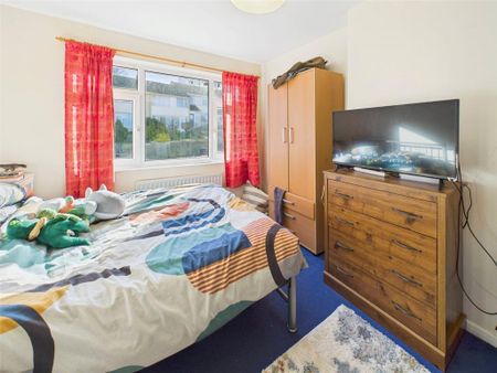 6 bedroom end of terrace house to rent - Photo 4