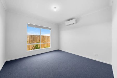 “BRAND NEW HOME - Modern, Low Maintenance, Convenient Living!” - Photo 5
