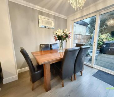 3 bedroom detached house to rent - Photo 3