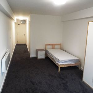 Legends Court, Wolverhampton - Photo 2