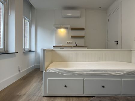 Modern renovated and newly furnished room with kitchenette in Maastricht te huur - Foto 4