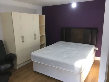 28 Bath Street, Huddersfield, HD1 - Photo 2