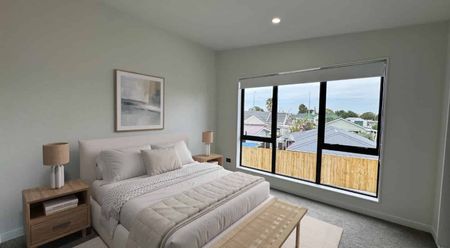 Spacious 2-Bedroom Townhouse with Study - Photo 3