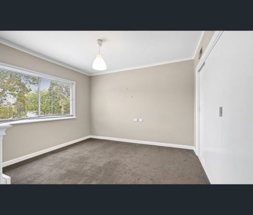 Charming Home In Fantastic Location - Photo 4