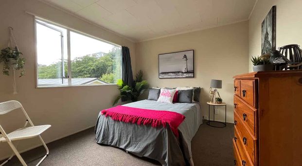 Warm Sunny Fully Furnished 2 bedroom house CBD - Photo 1