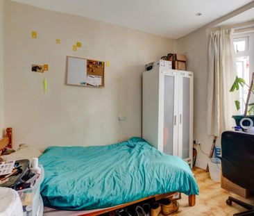 5 bedroom end of terrace house to rent - Photo 4