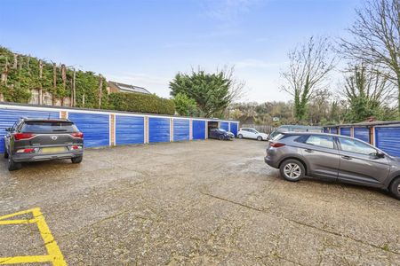 Westover Court, High Wycombe - Photo 5