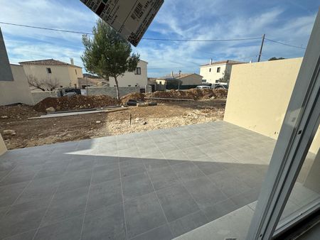 House - Photo 2