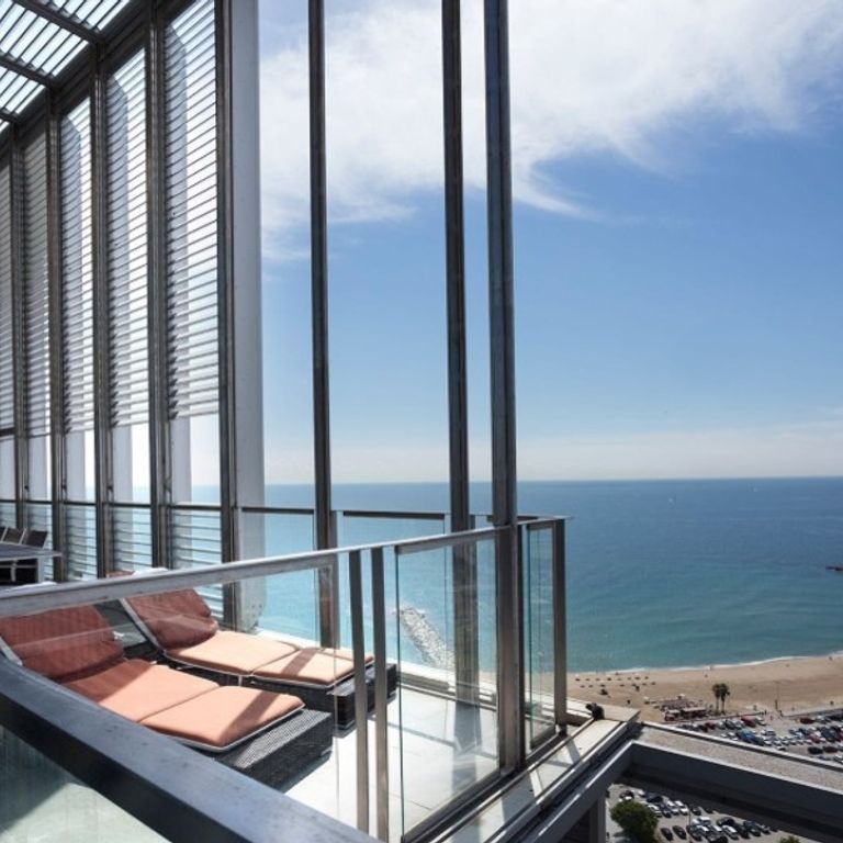 3 room luxury penthouse for rent in El Poblenou, Barcelona, Province of Barcelona, Catalonia - Photo 1