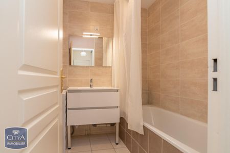 Location Appartement 2 pièces 48m² CHALON SUR SAONE 71100 - Photo 5