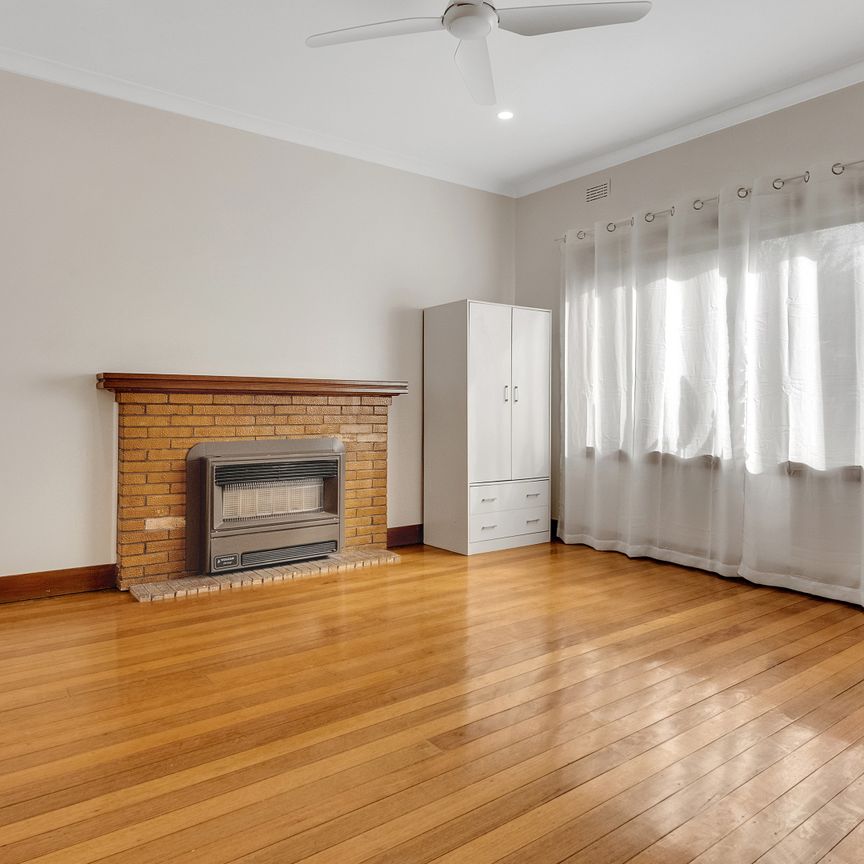 124 Christmas Street, Northcote VIC 3070 - House For Rent | Domain - Photo 1